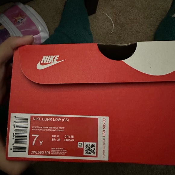 GS Nike Dunks, barely worn - Picture 4 of 4